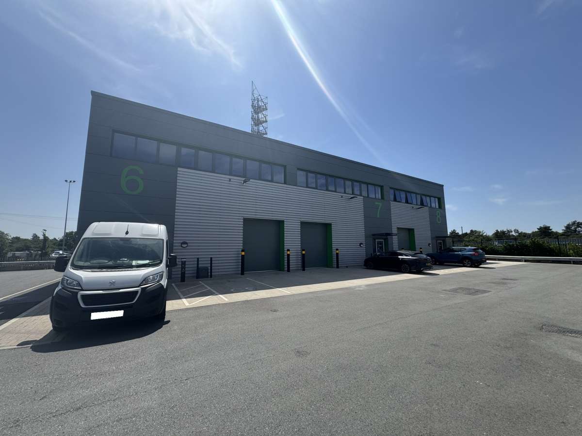 Industrial Unit in Peterborough - photo 2