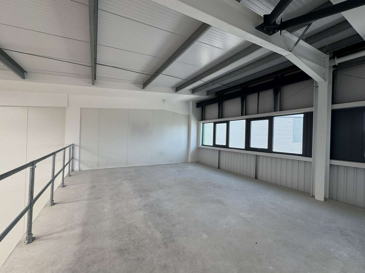 Industrial Unit in Peterborough - photo 3