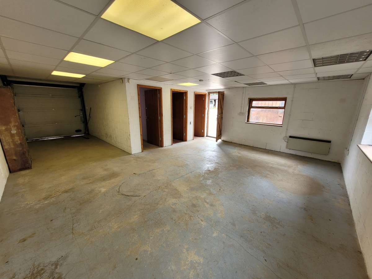 Industrial Unit in Cambridge - photo 2