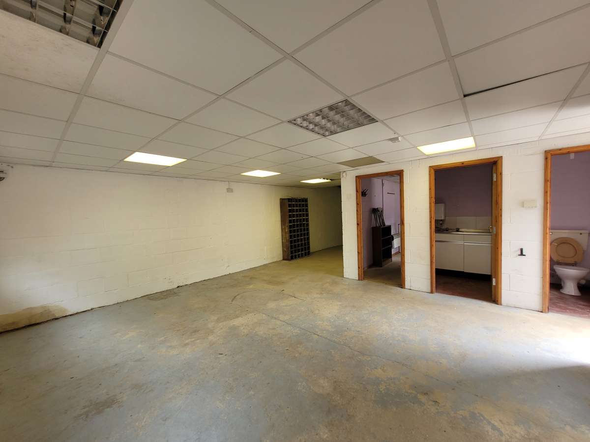 Industrial Unit in Cambridge - photo 4