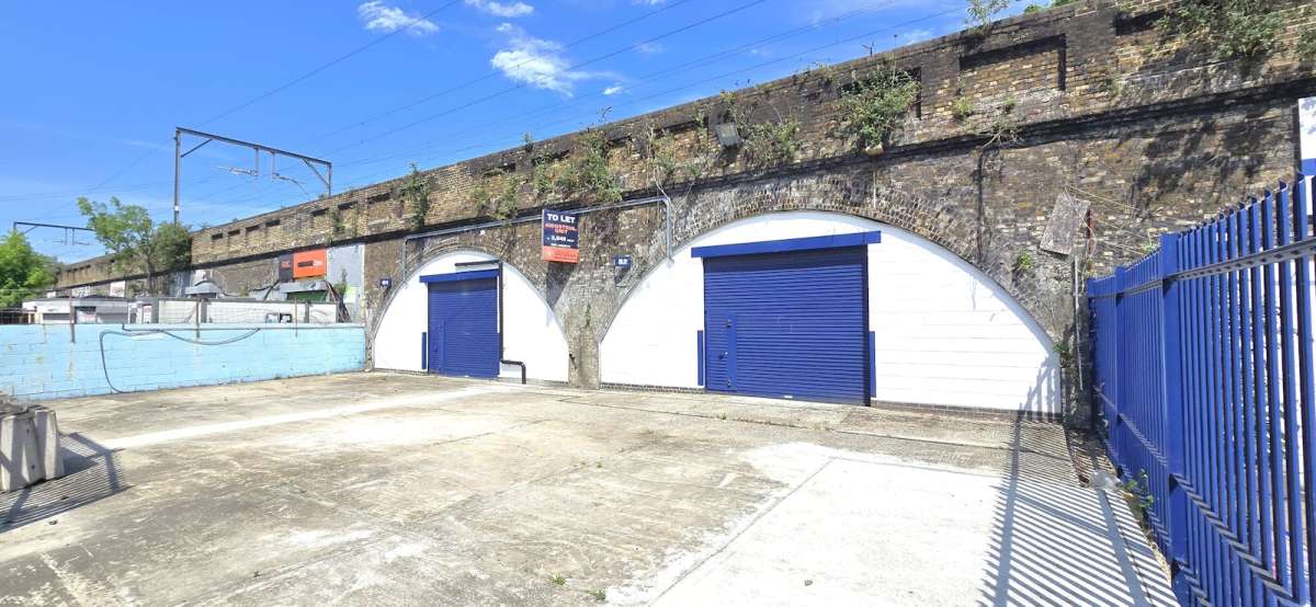 Industrial Unit in London - photo 4