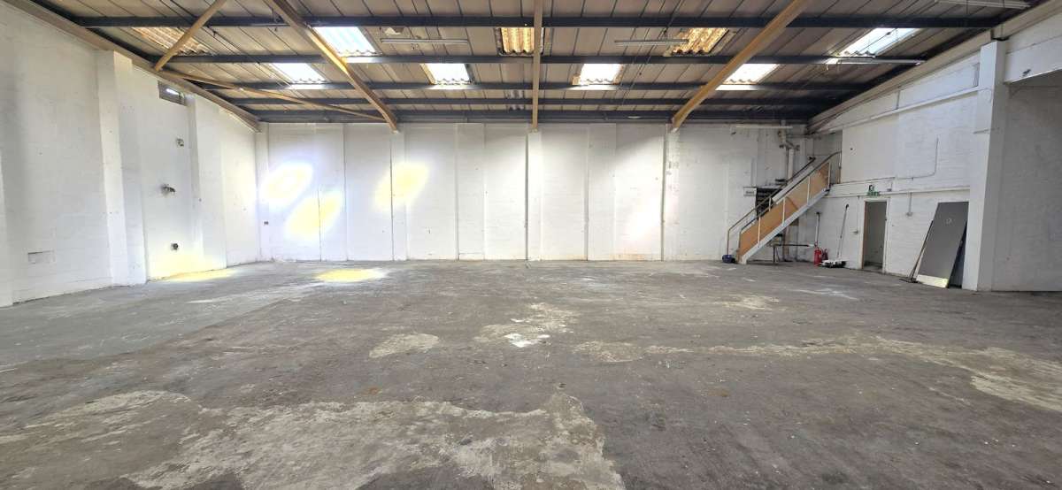Industrial Unit in London - photo 4