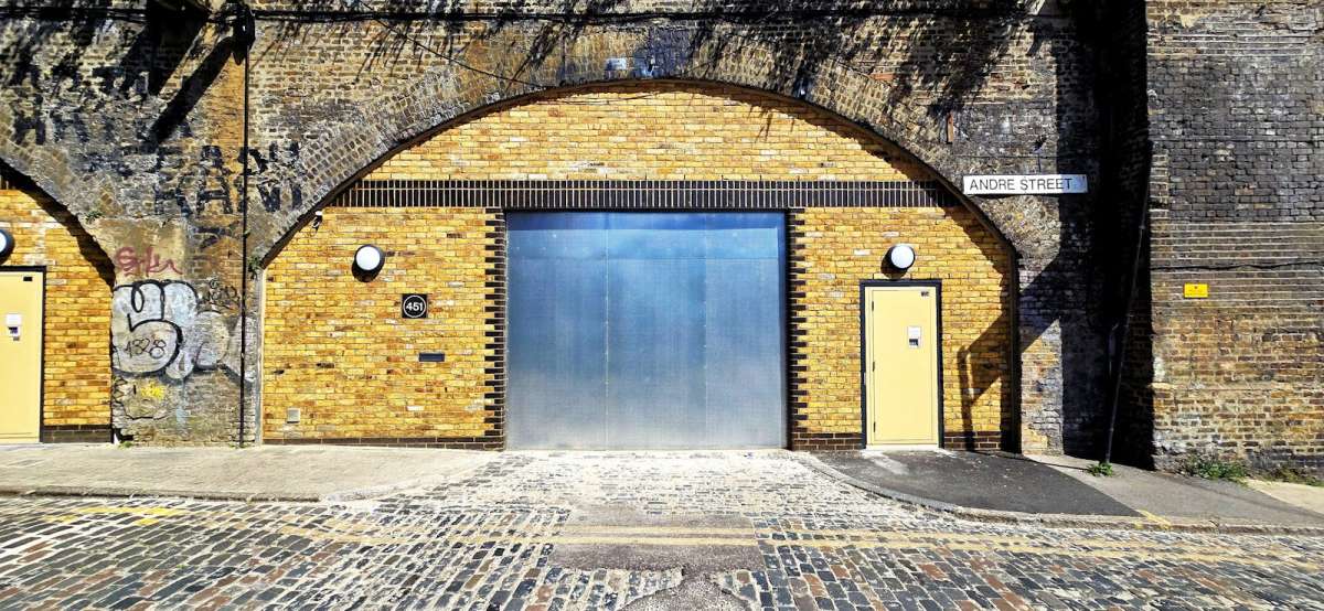Industrial Unit in London - photo 2