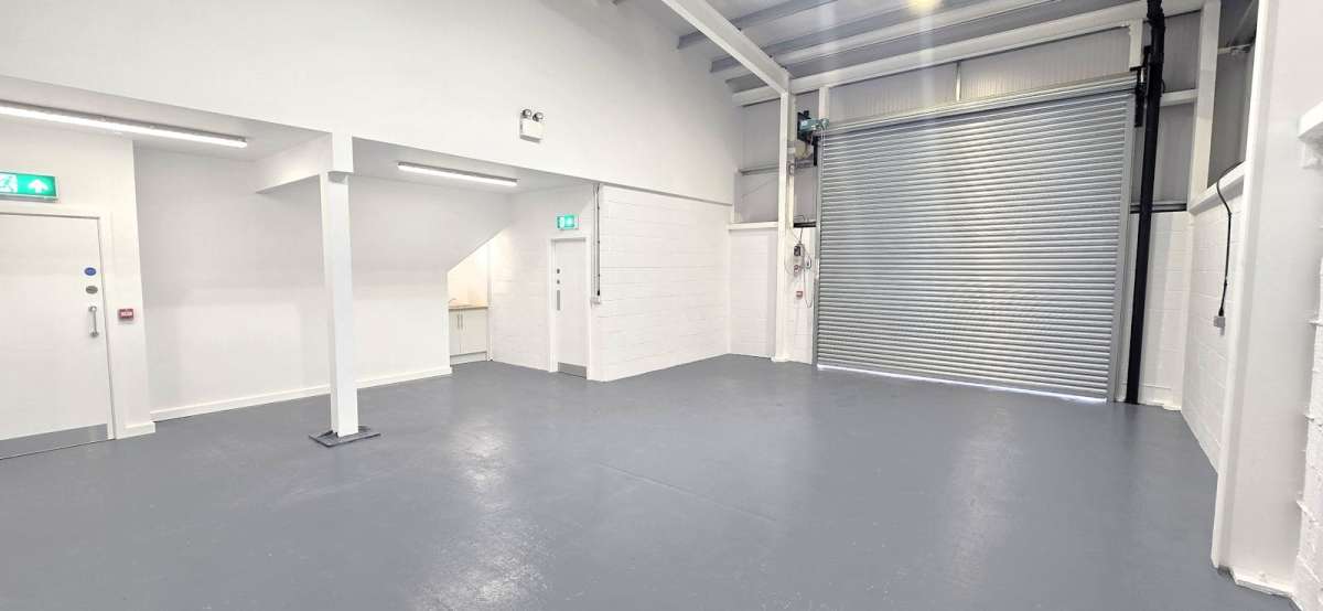 Industrial Unit in Rainham - photo 3