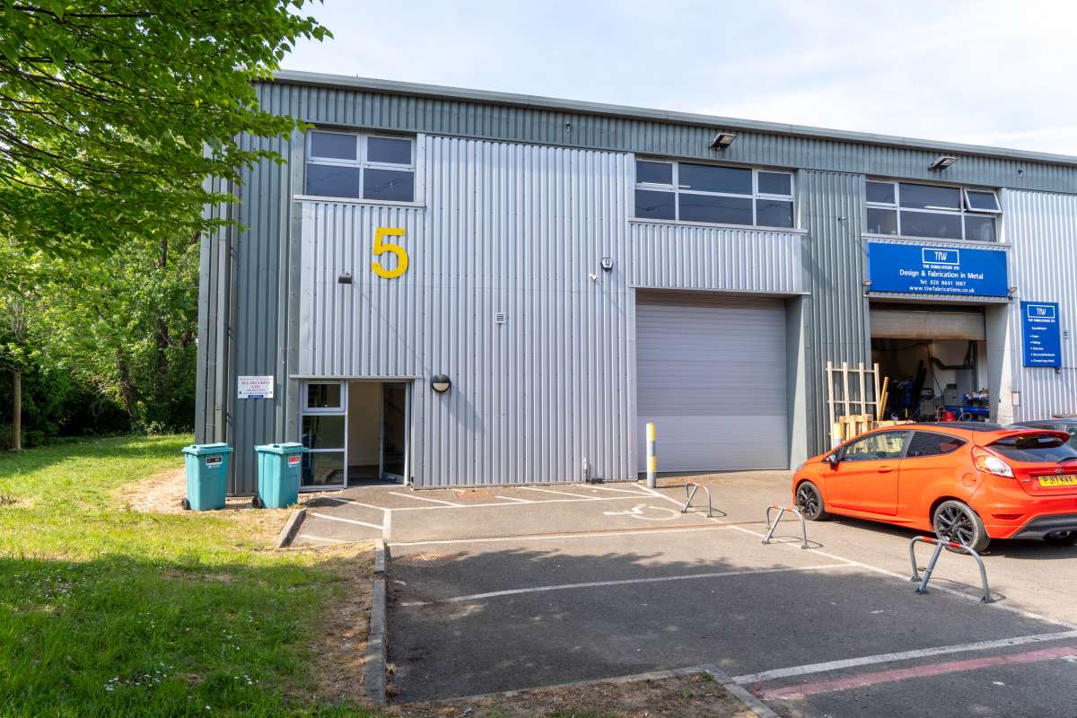 Industrial Unit in Sutton - photo 2
