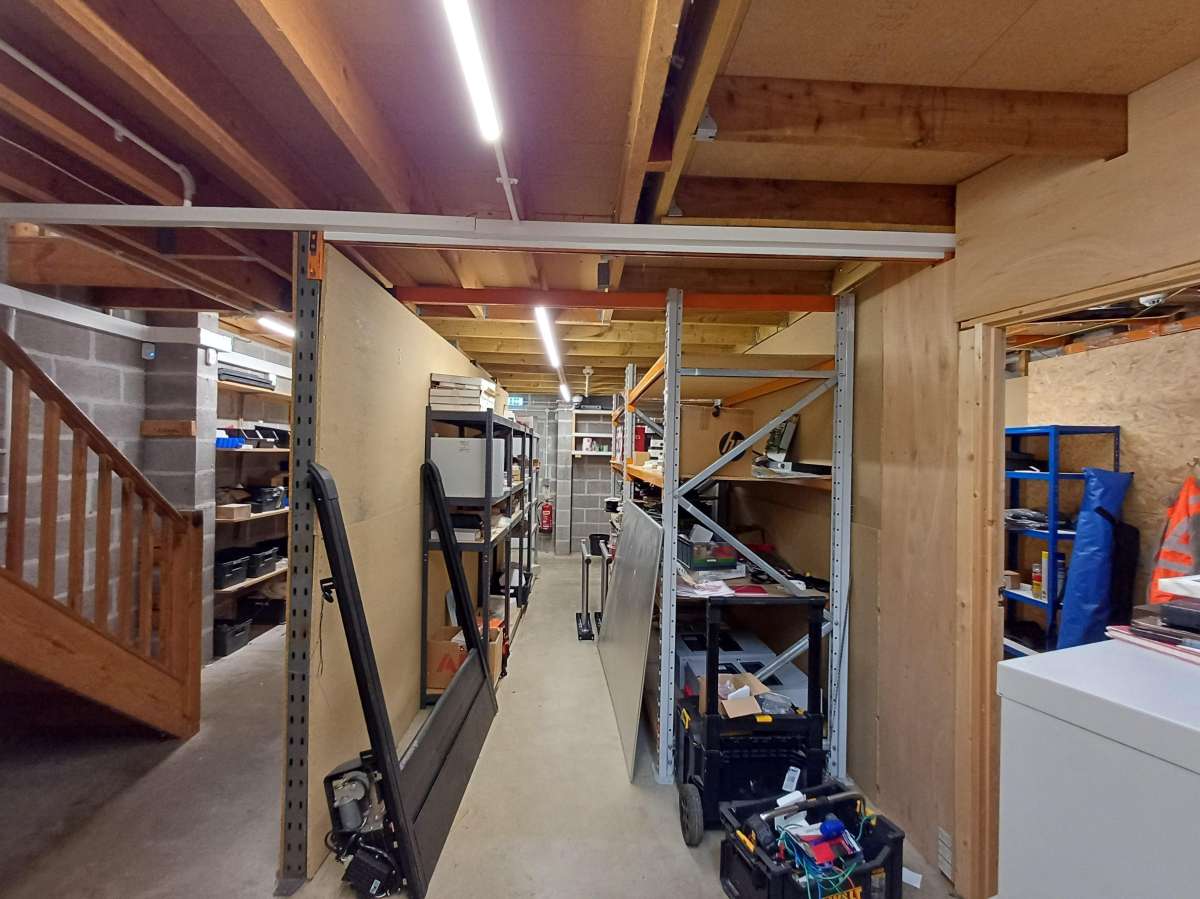 Industrial Unit in Holmbush Industrial Estate - photo 4