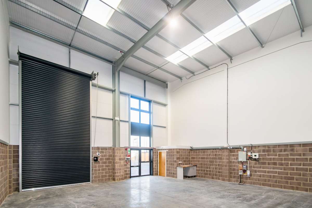 Industrial Unit in Wimborne - photo 3