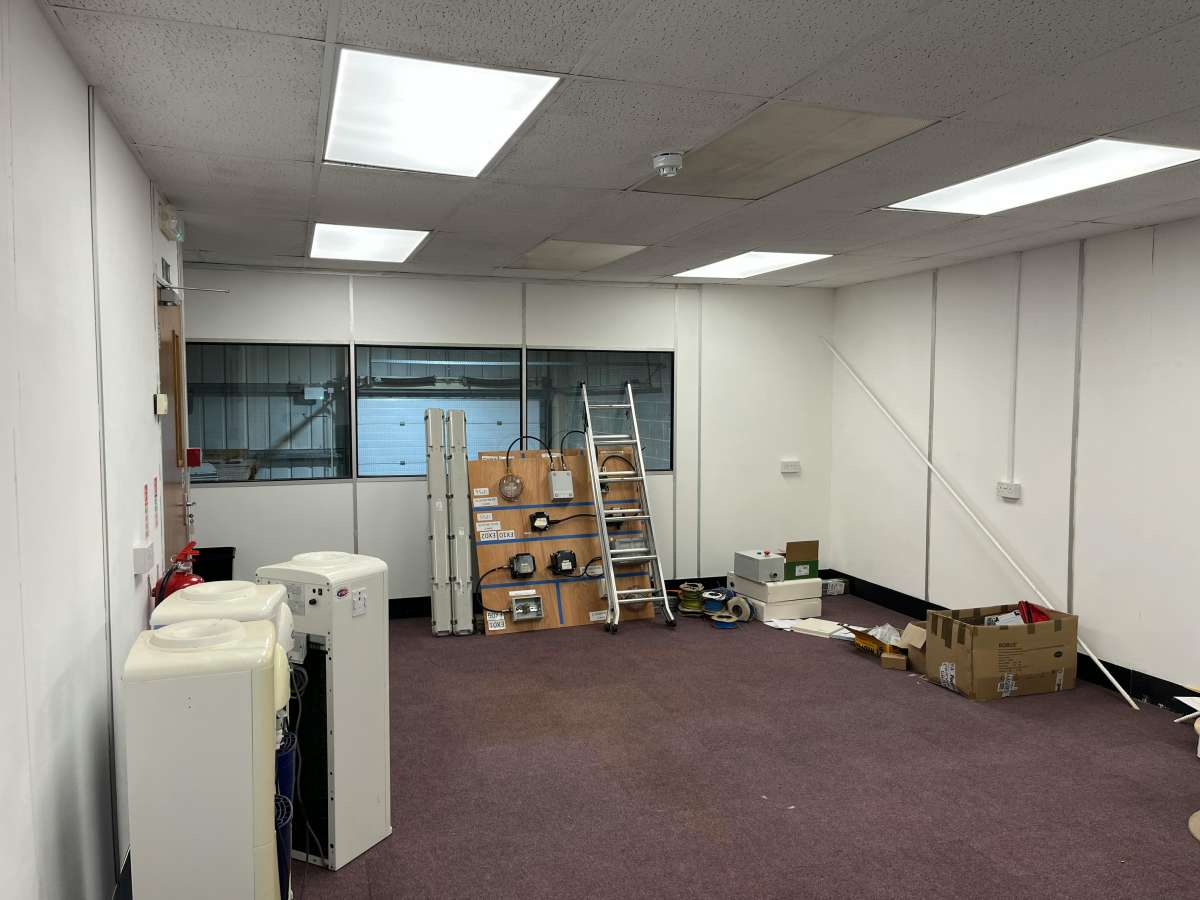 Industrial Unit in Maidstone - photo 3