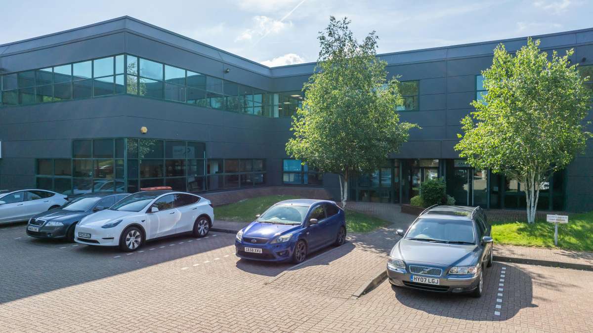 Industrial Unit in Waterlooville - photo 3