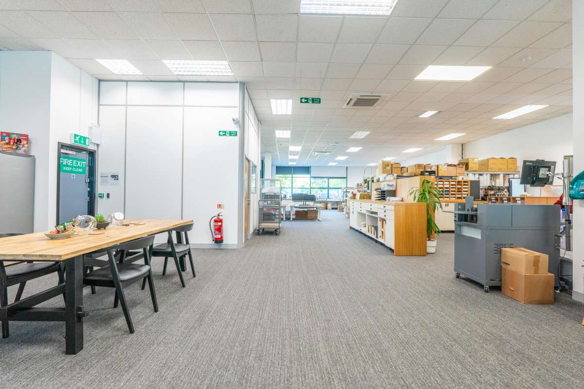 Industrial Unit in Waterlooville - photo 4