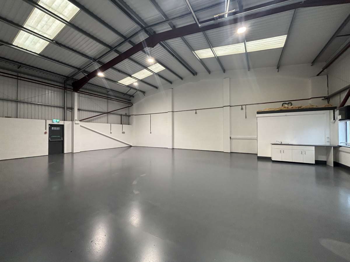 Industrial Unit in Mytholmroyd - photo 3