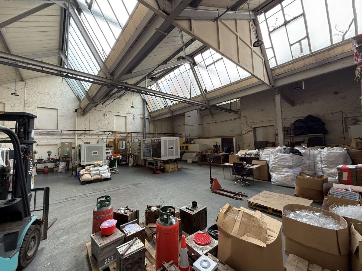 Industrial in Holmfield