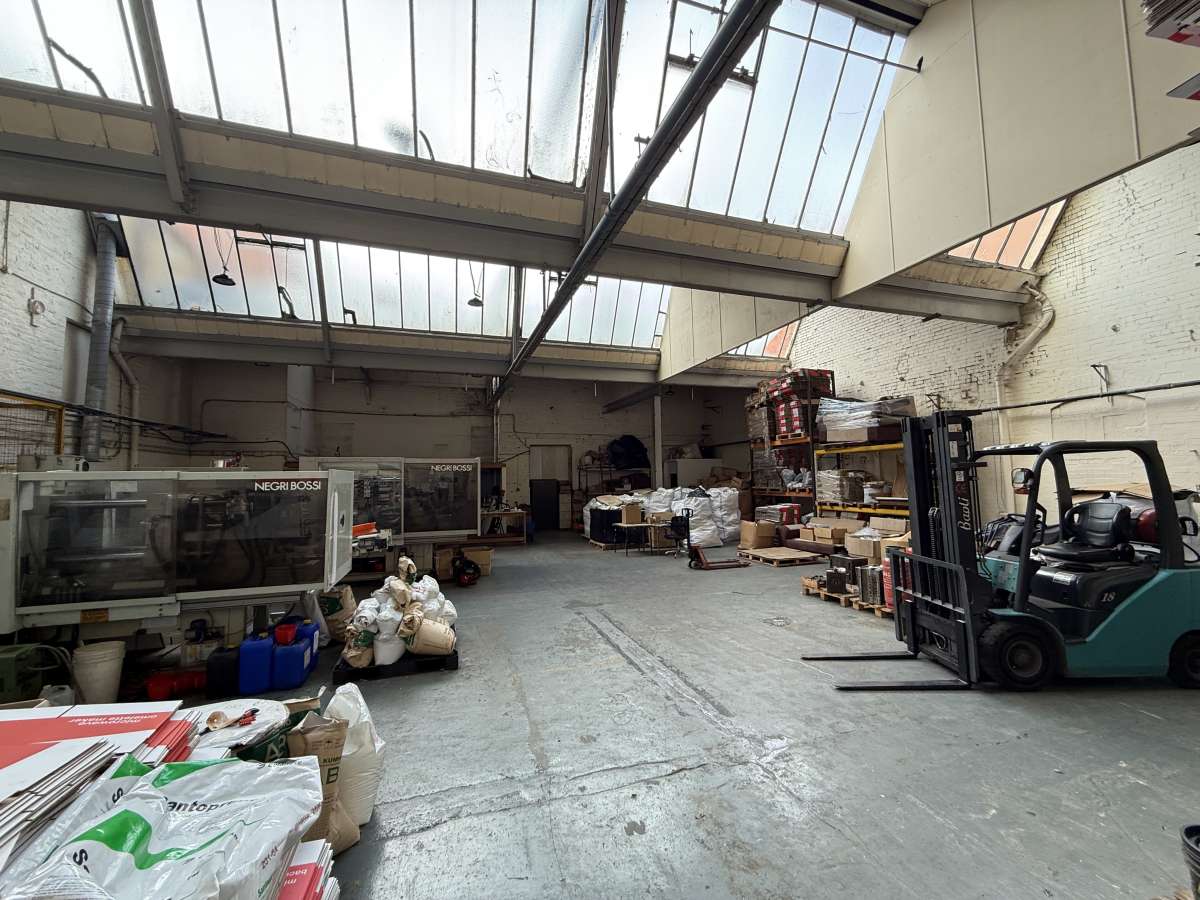 Industrial Unit in Holmfield - photo 2