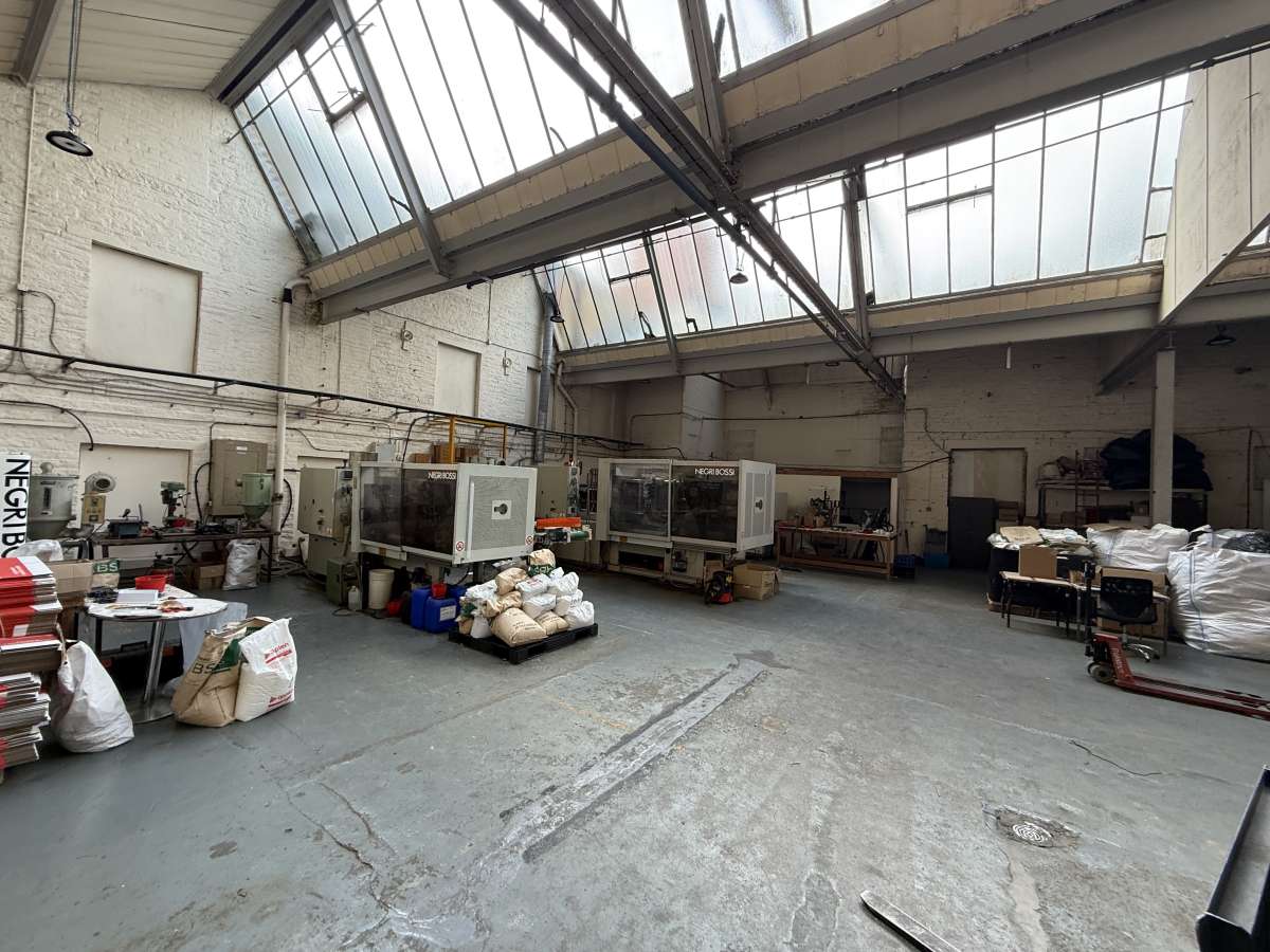 Industrial Unit in Holmfield - photo 3