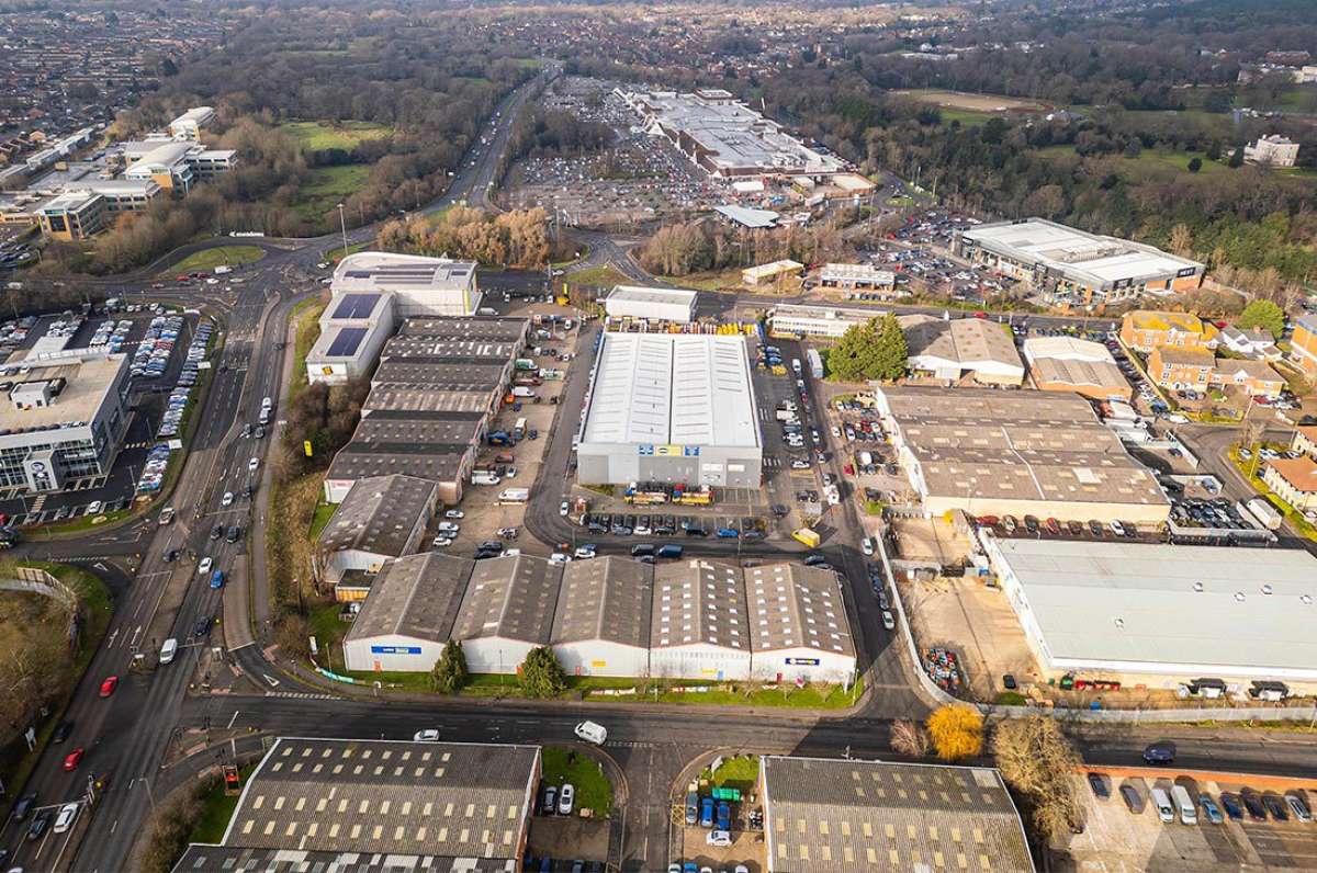 Industrial Unit in Camberley - photo 4