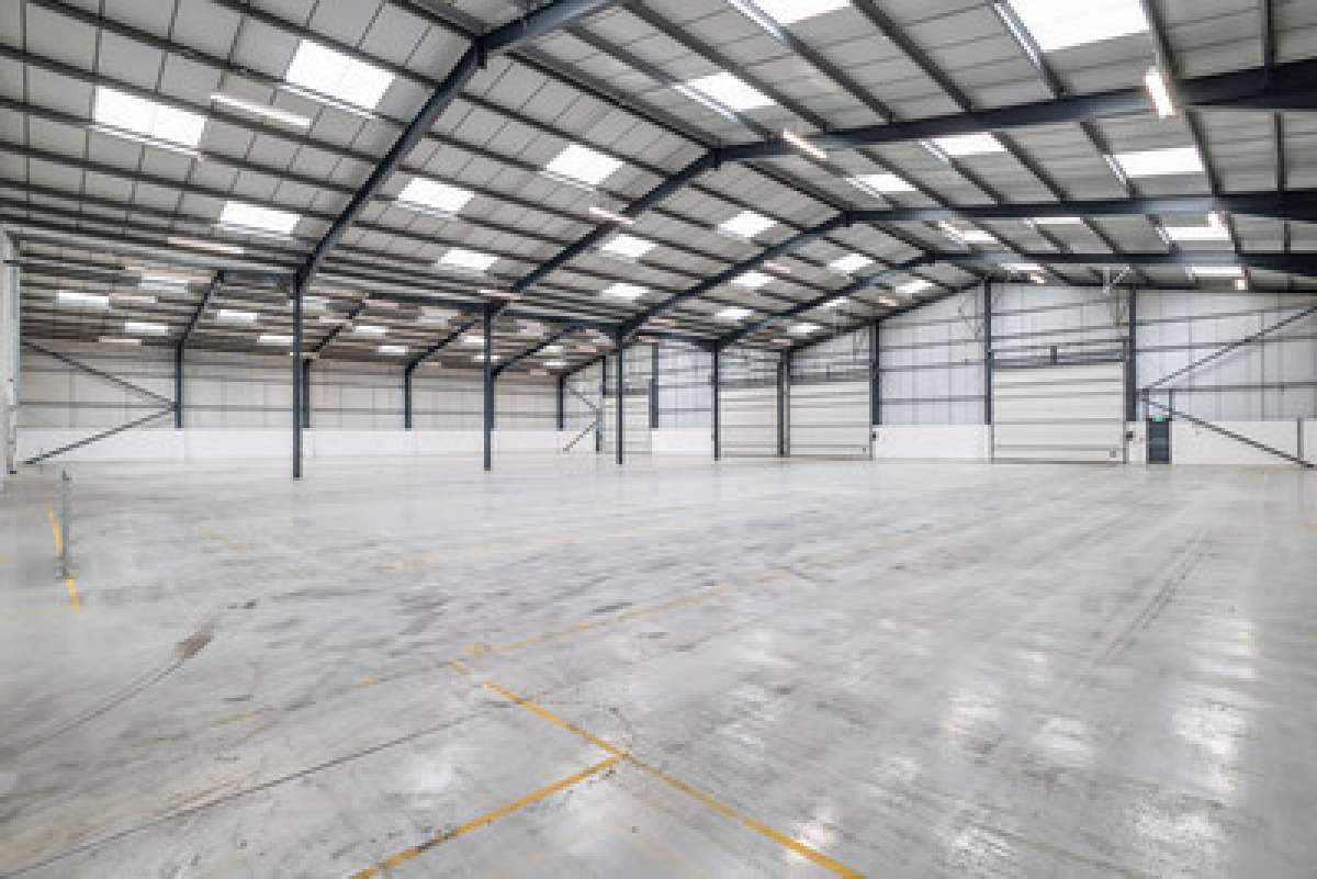 Industrial Unit in Luton - photo 4