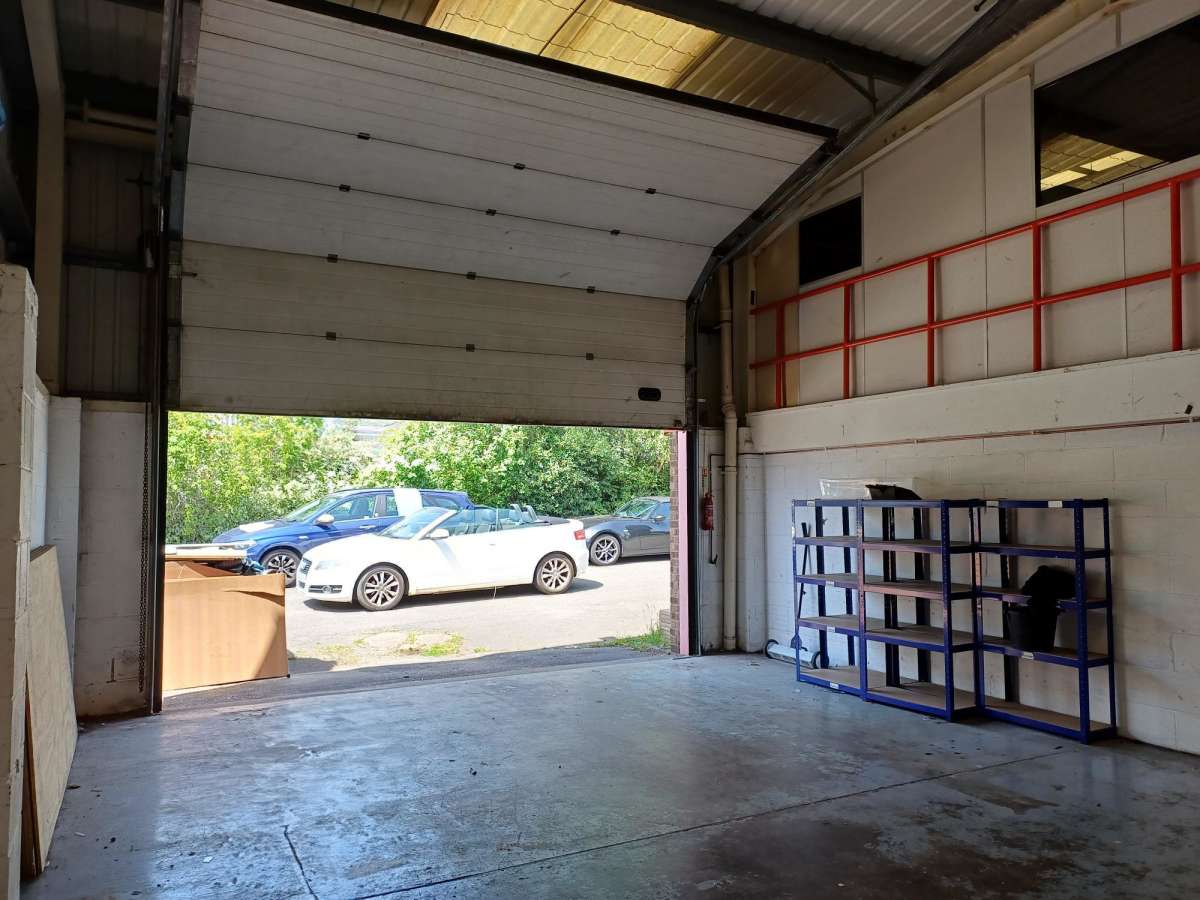 Industrial Unit in Park Farm Industrial Estate - photo 3