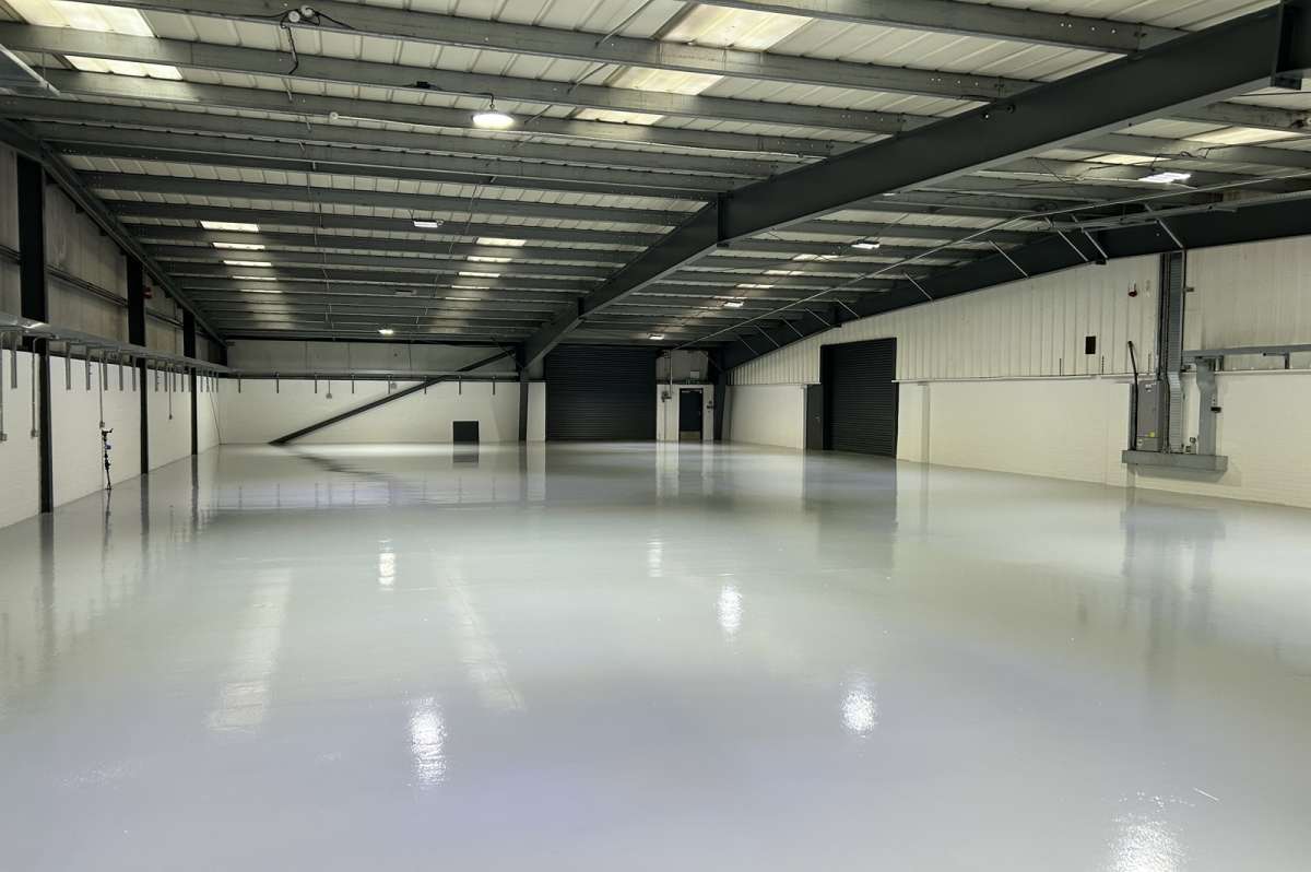 Industrial Unit in Lissue Industrial Estate - photo 2