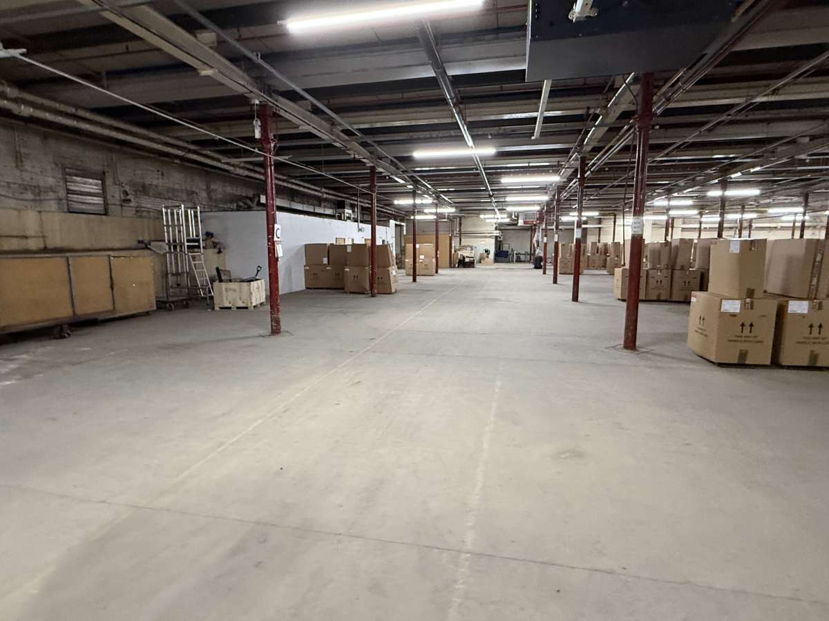 Industrial Unit in Queensbury - photo 2