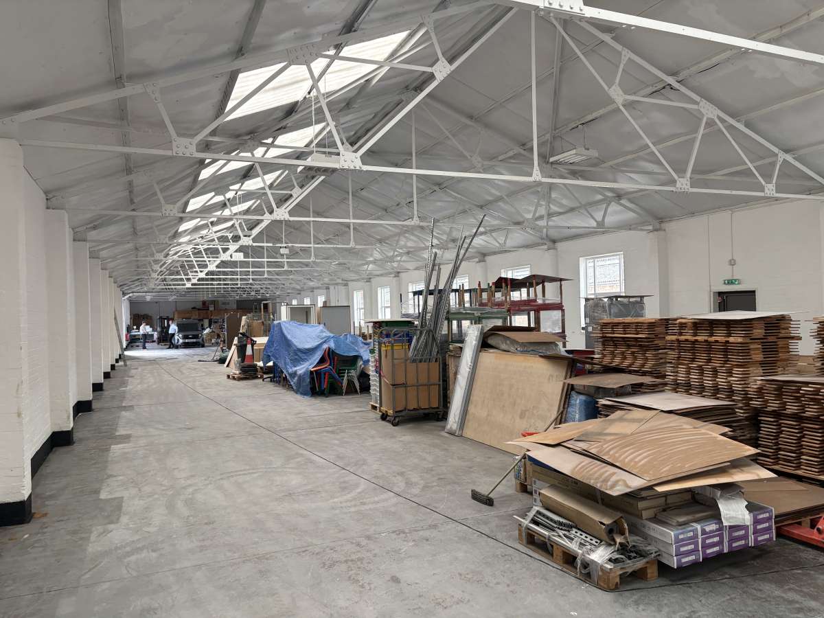 Industrial Unit in Burgess Hill - photo 3