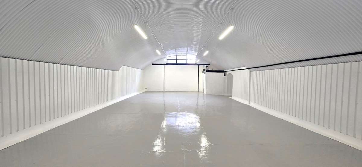 Industrial Unit in Hackney, London - photo 2