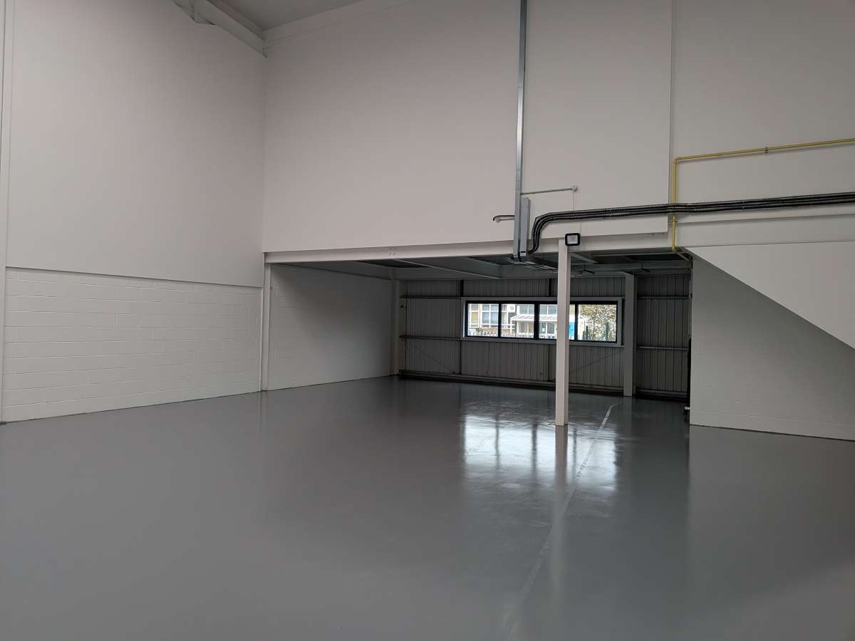 Industrial Unit in Belvedere - photo 2