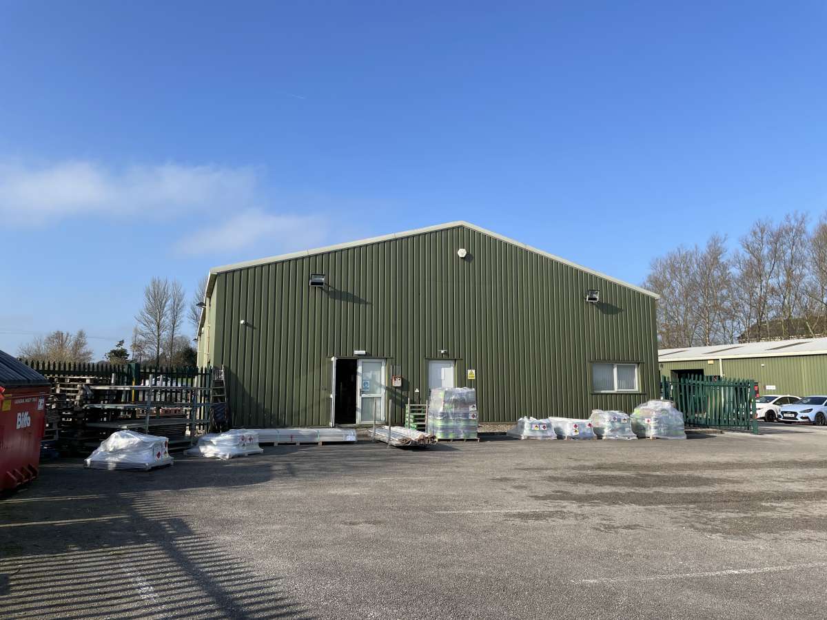 Industrial Unit in Harrogate - photo 2
