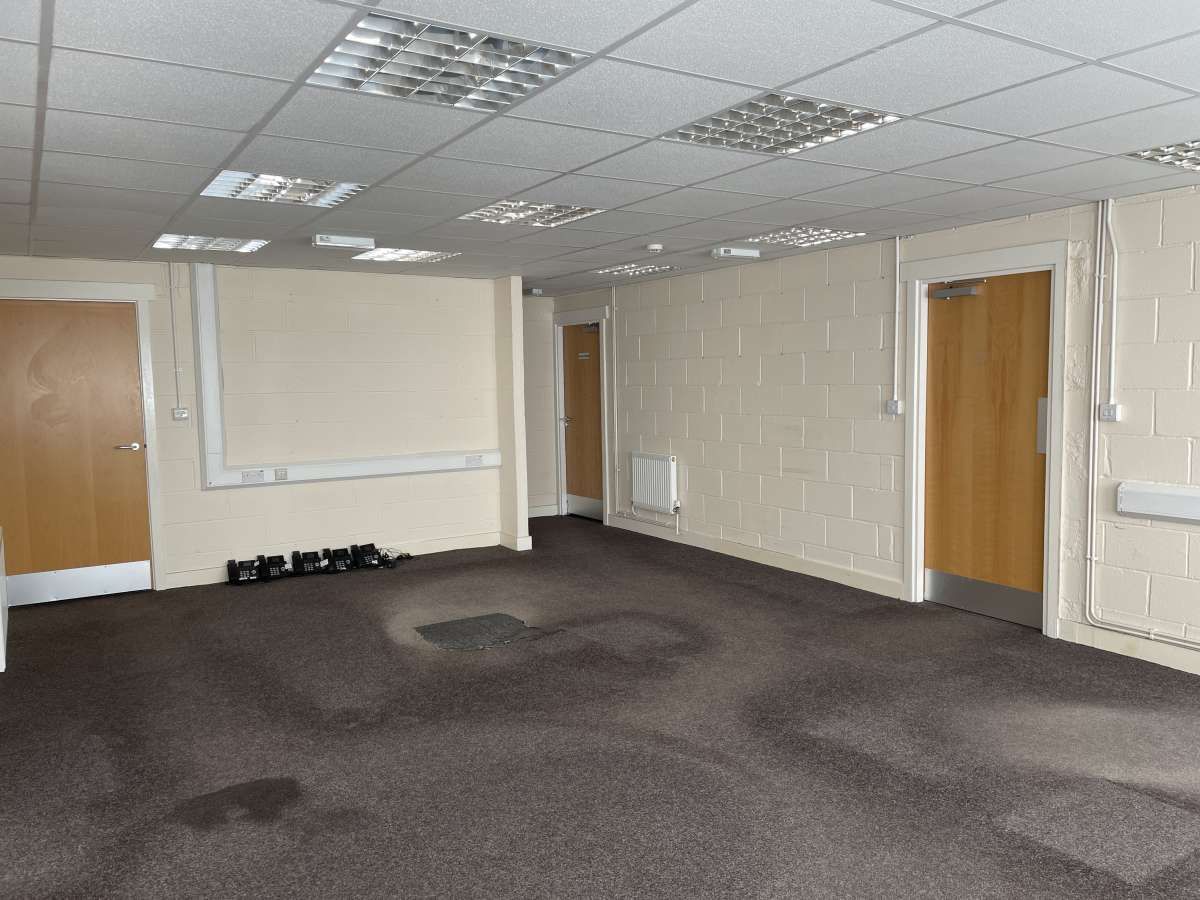 Industrial Unit in Harrogate - photo 3