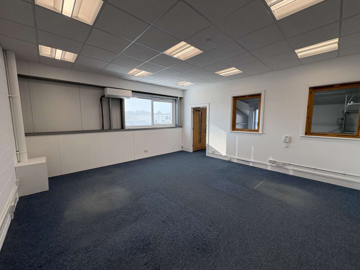 Industrial Unit in Gosport - photo 3