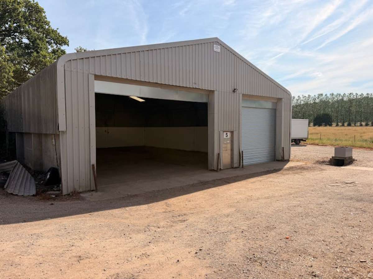 Industrial Unit in Bordon - photo 4