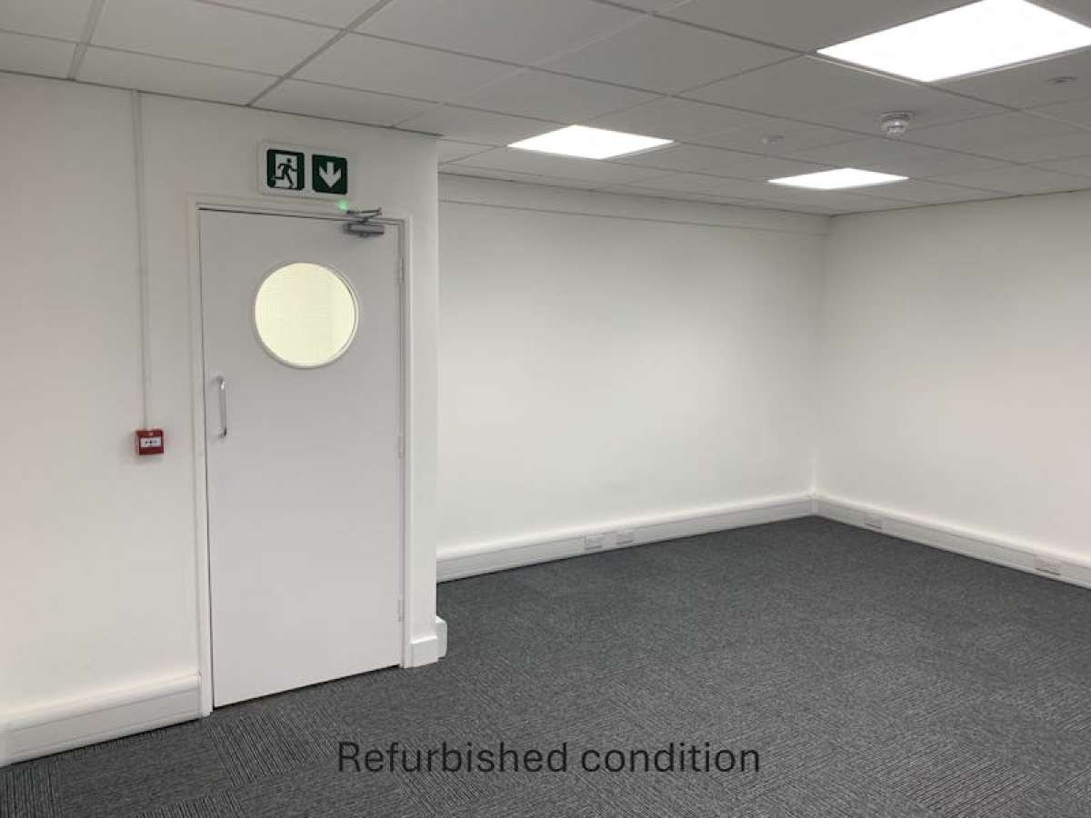 Industrial Unit in Guildford - photo 2