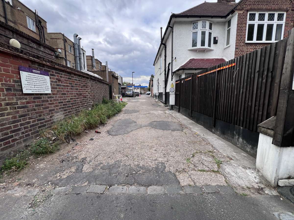 Industrial Unit in Thornton Heath - photo 3