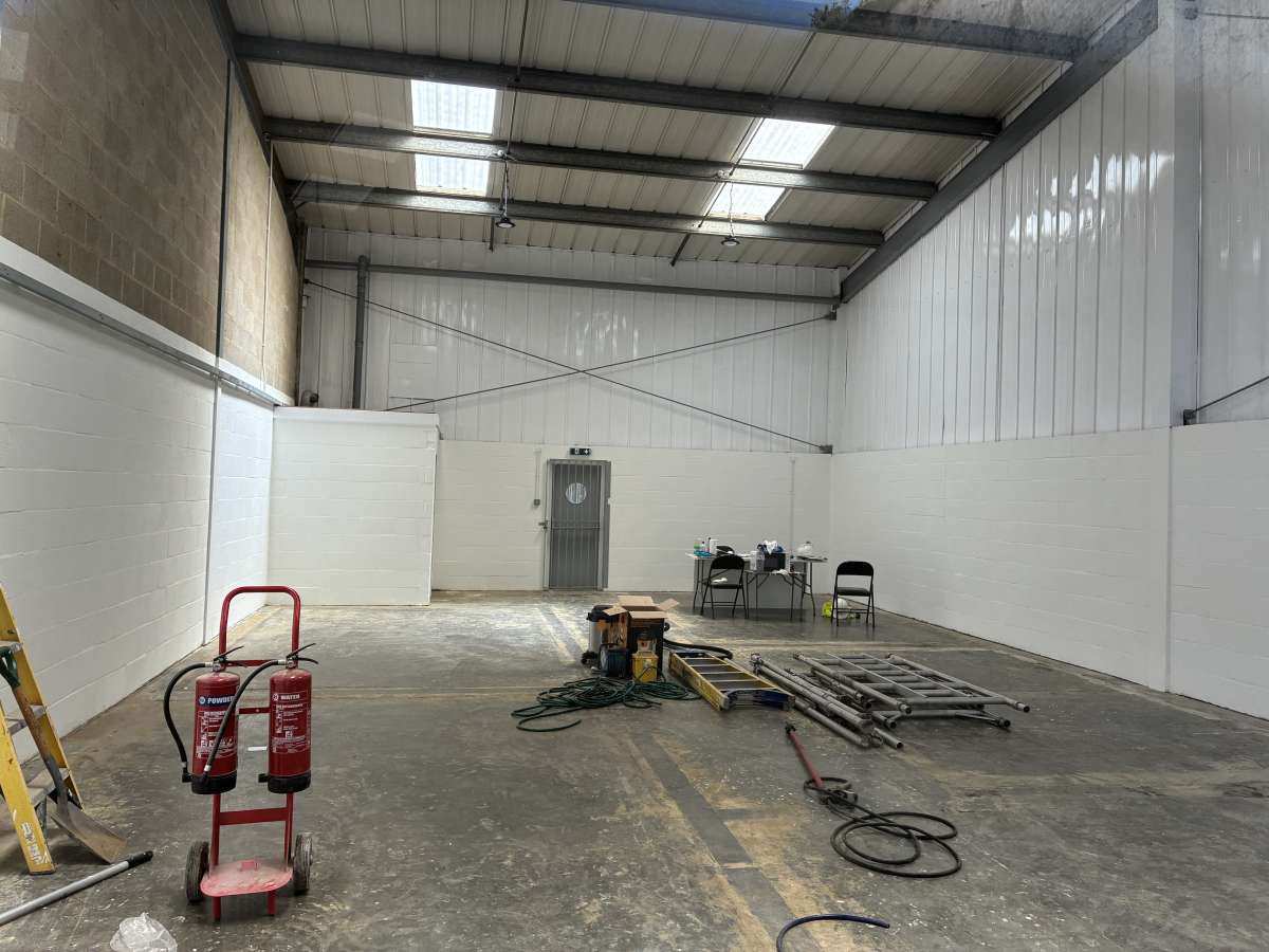 Industrial Unit in Northfleet - photo 3