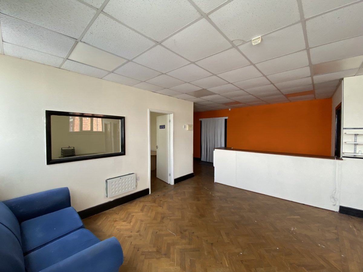 Industrial Unit in Doncaster - photo 2