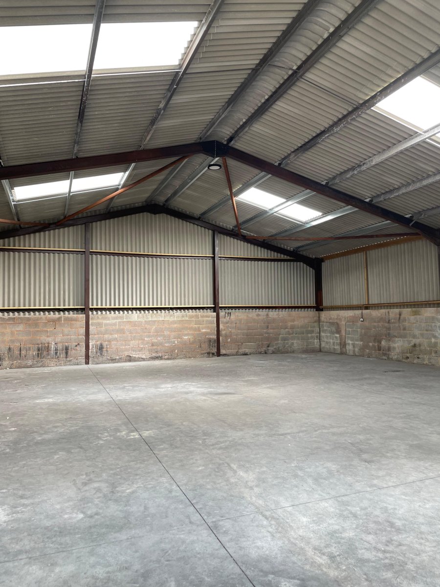 Industrial Unit in Throwley - photo 3