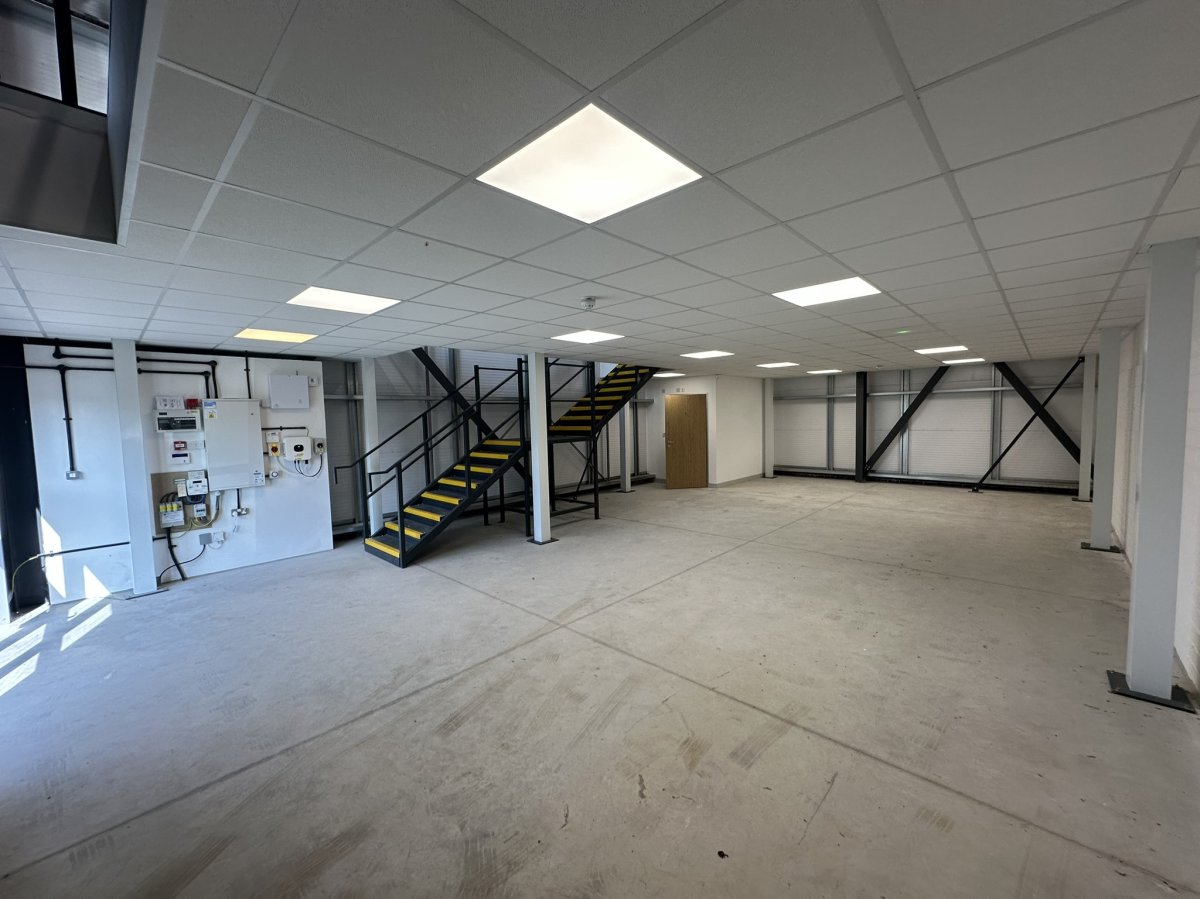 Industrial Unit in Clyst Honiton - photo 2