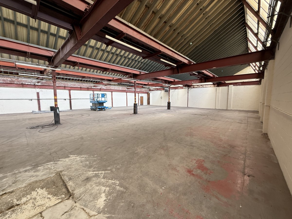 Industrial Unit in Holmfield - photo 3