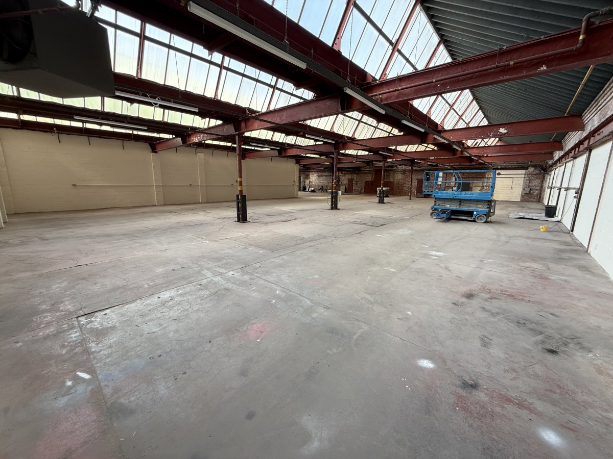 Industrial Unit in Holmfield - photo 4