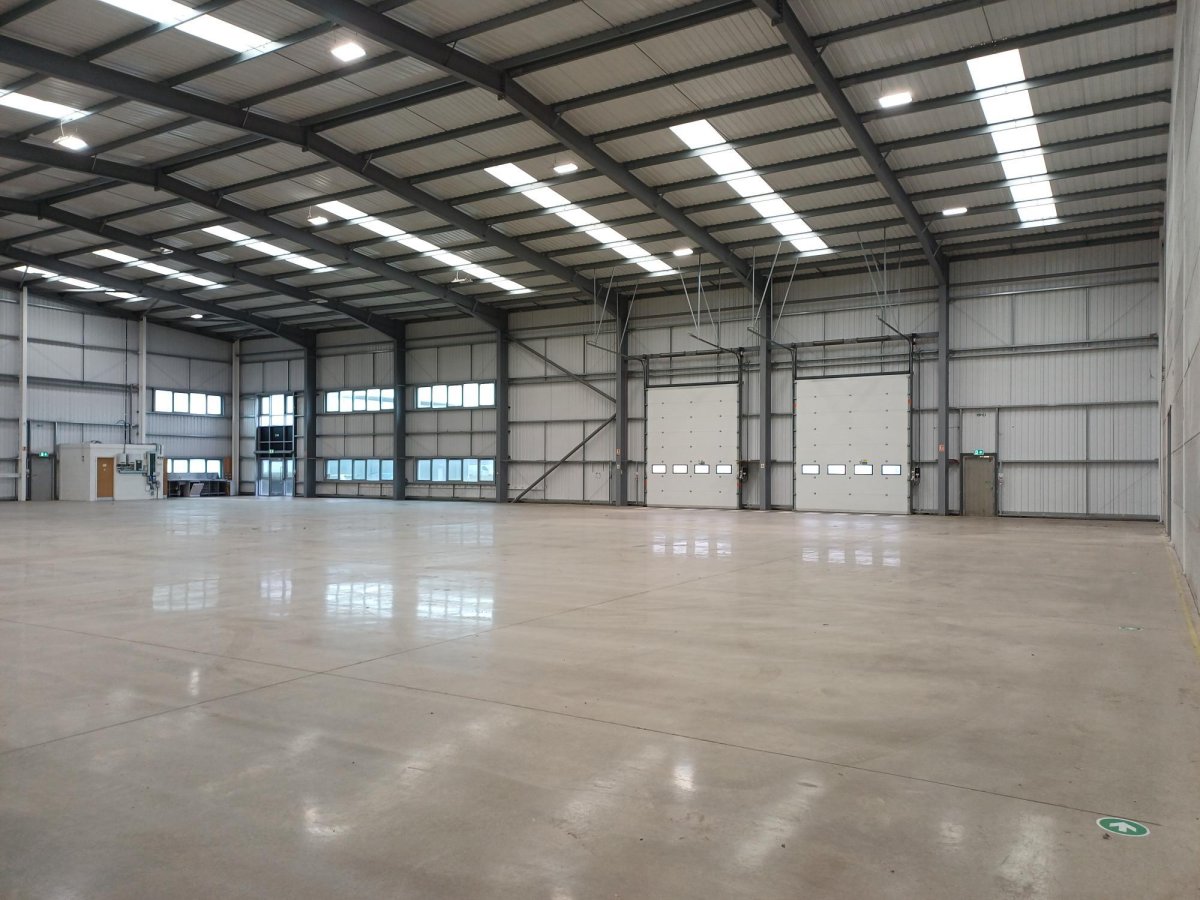 Industrial Unit in Market Harborough - photo 3