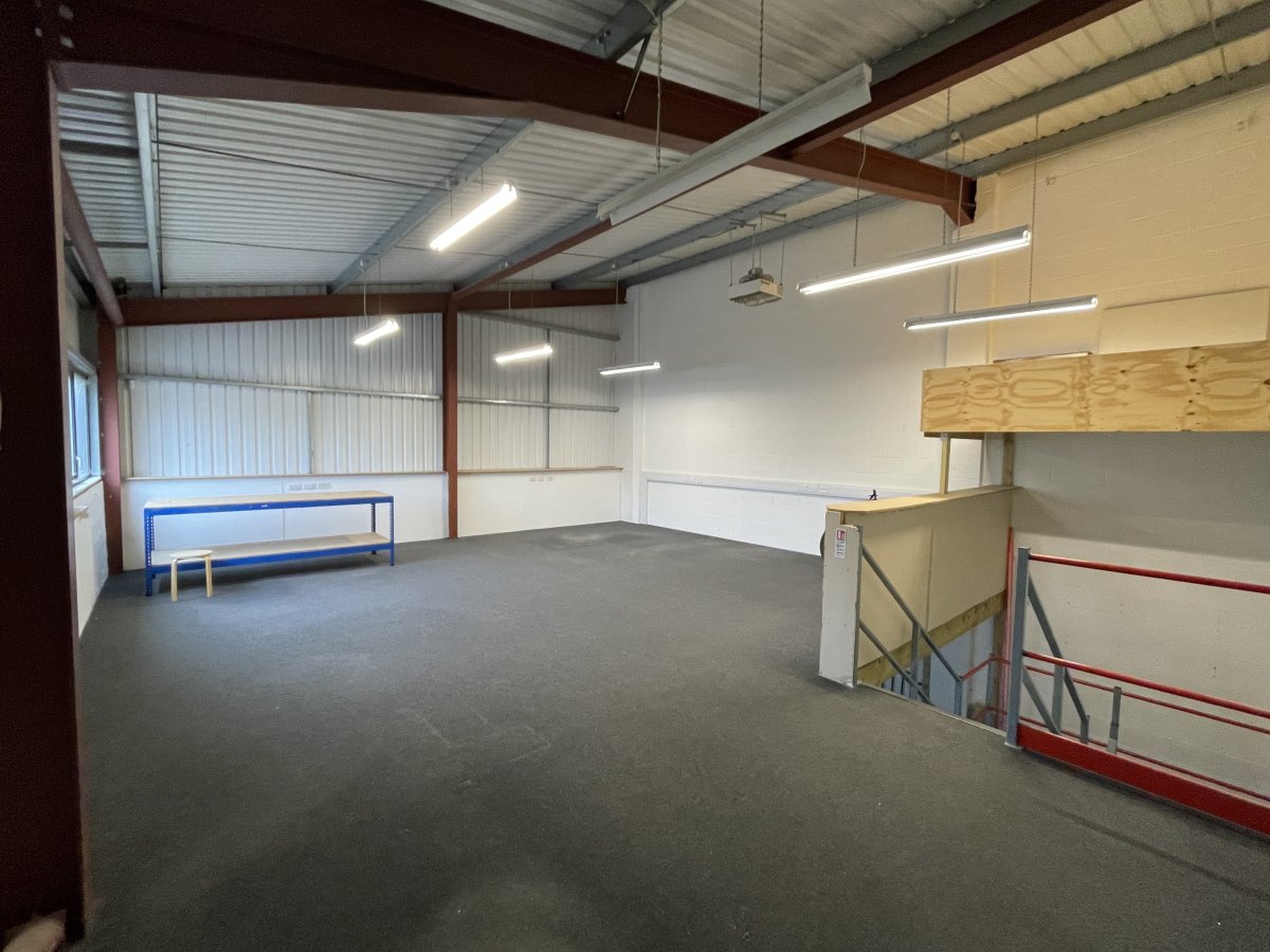 Industrial Unit in Witney - photo 3