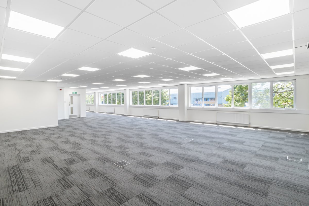 Industrial Unit in Luton - photo 3
