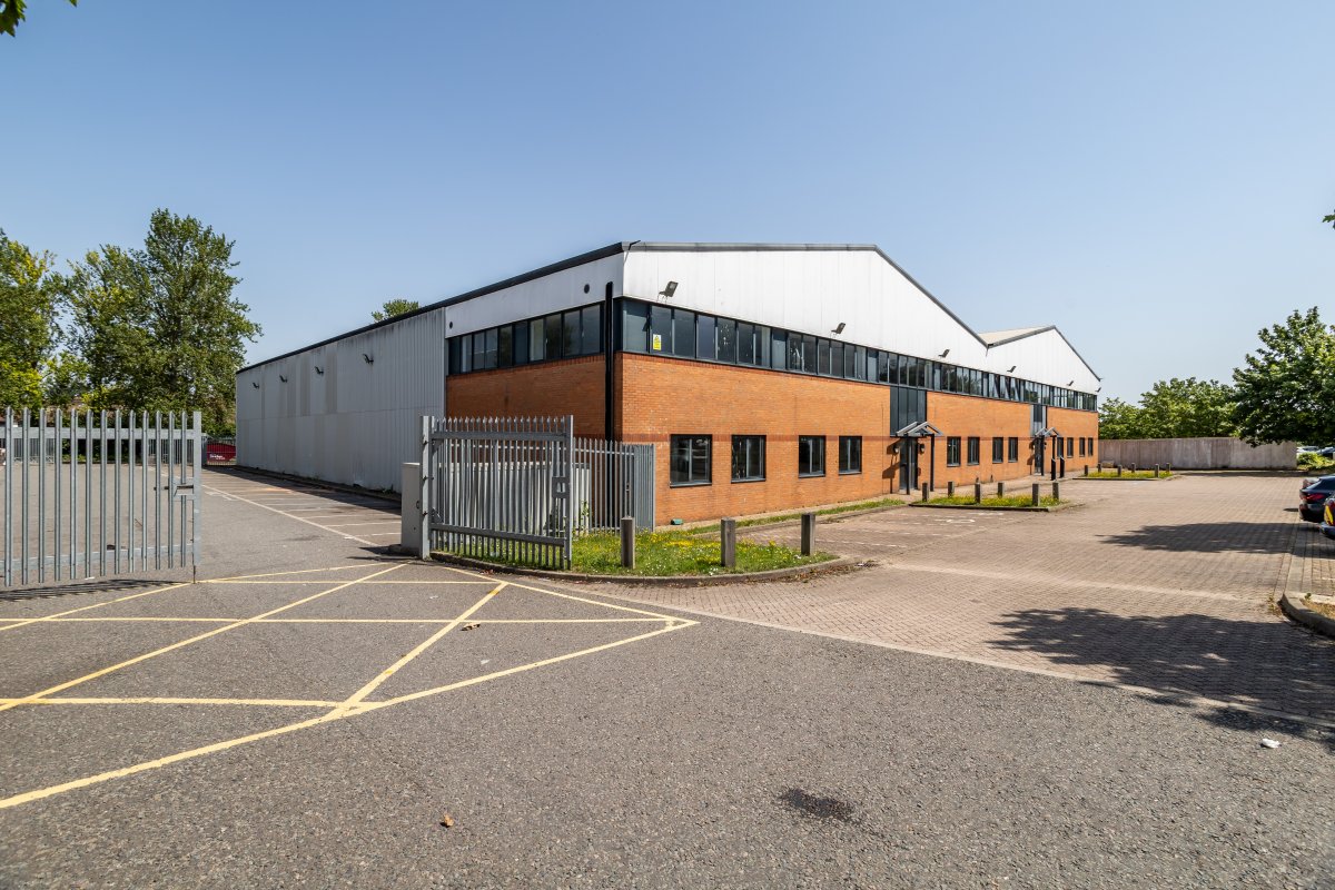 Industrial in Luton