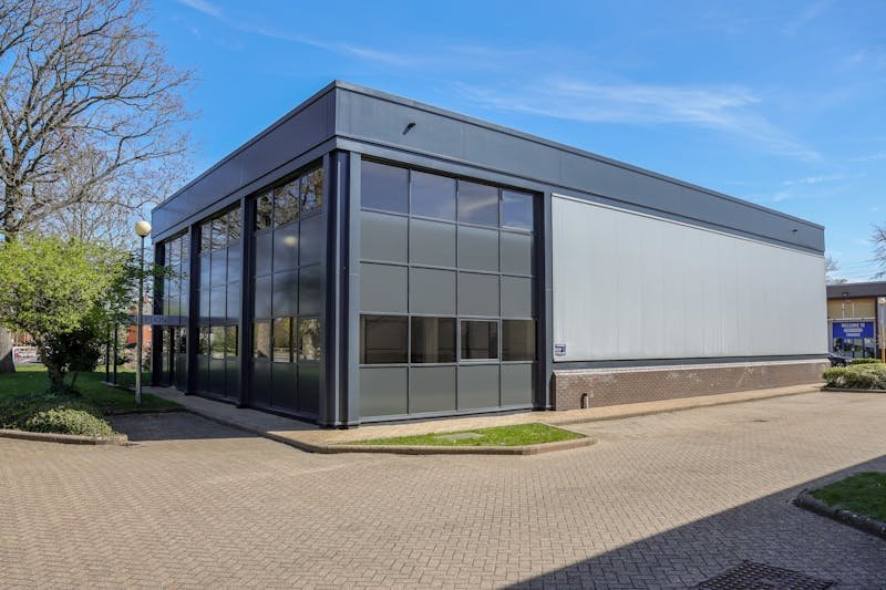 Industrial Unit in Farnham - photo 2