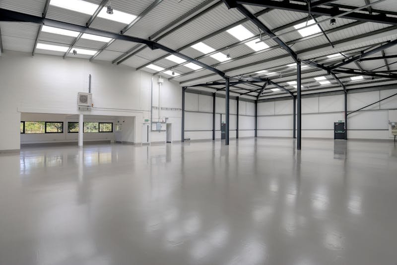 Industrial Unit in Farnham - photo 3