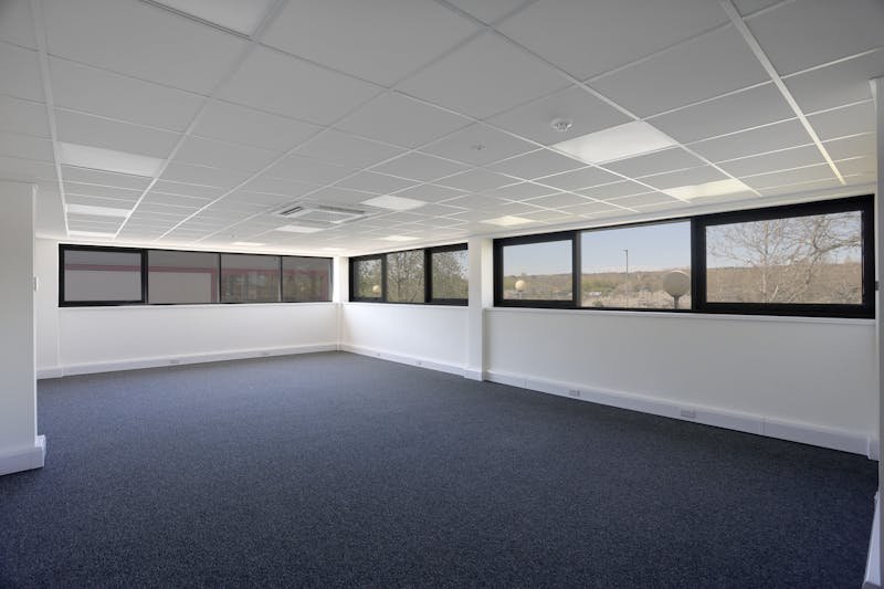 Industrial Unit in Farnham - photo 4