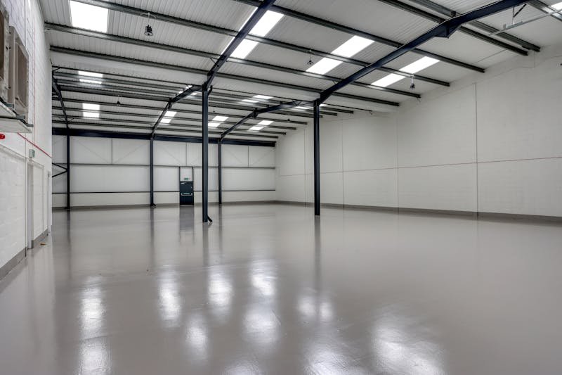 Industrial Unit in Farnham - photo 3