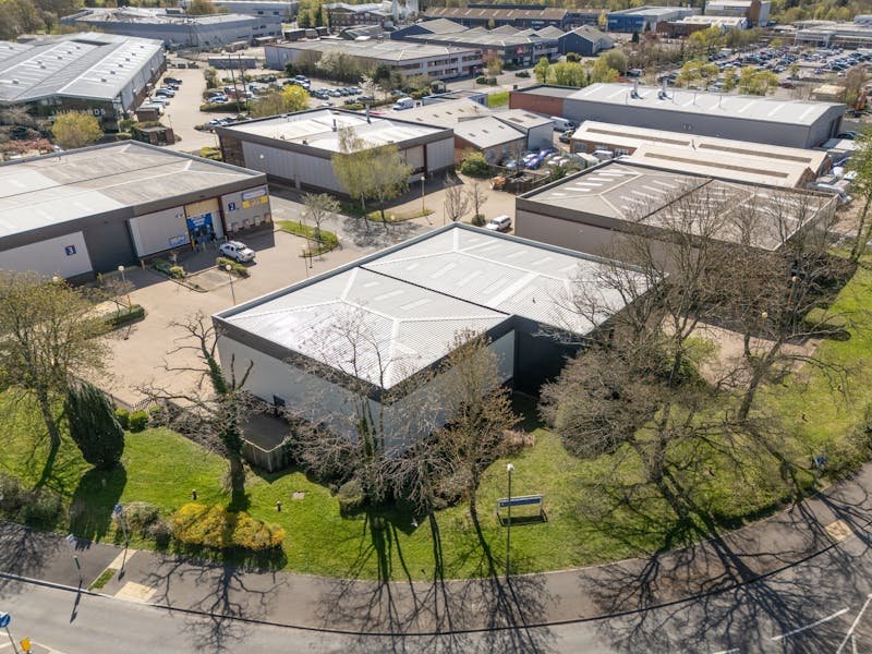 Industrial Unit in Farnham - photo 2