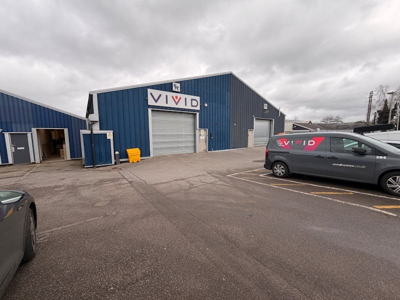Industrial Unit in Farnham - photo 2