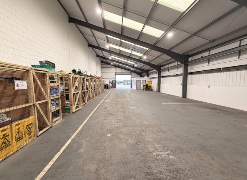 Industrial Unit in Farnham - photo 4