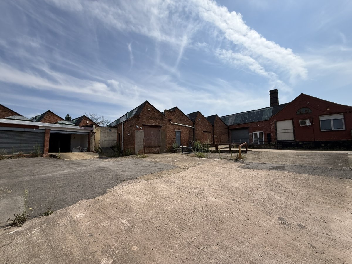 Industrial Unit in Leicester - photo 2